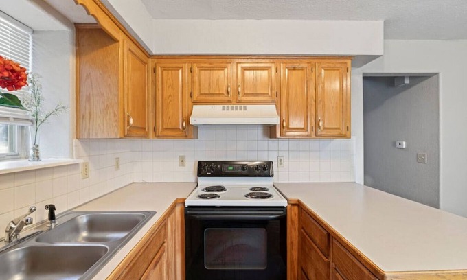 Independence House | Rental in Charming Independence, Missouri: Your Ideal Home Away from Home!