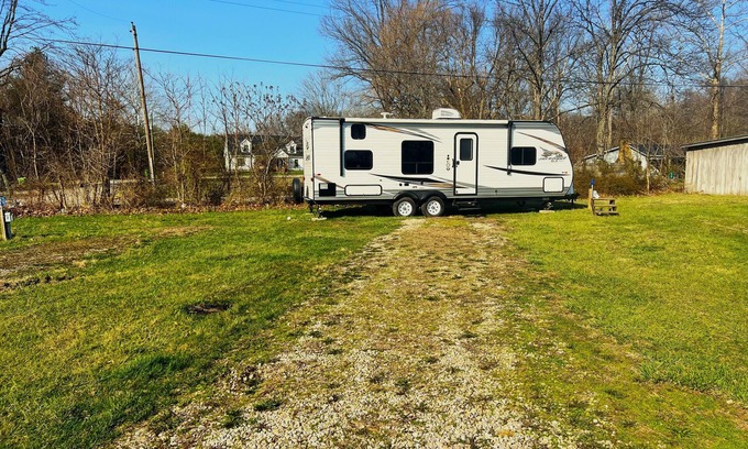 Helmsburg RV Rental | Rental RV - Camper A