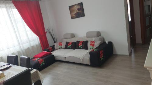 Bistrita Apartment | RentForComfort Charming Flat in Bistrita