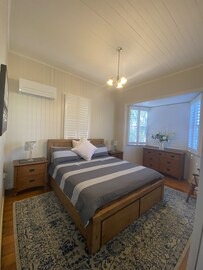 South Toowoomba House | Renwick Cottage! Entertainers delight, Family & Pet friendly, FREE WiFi, Parking