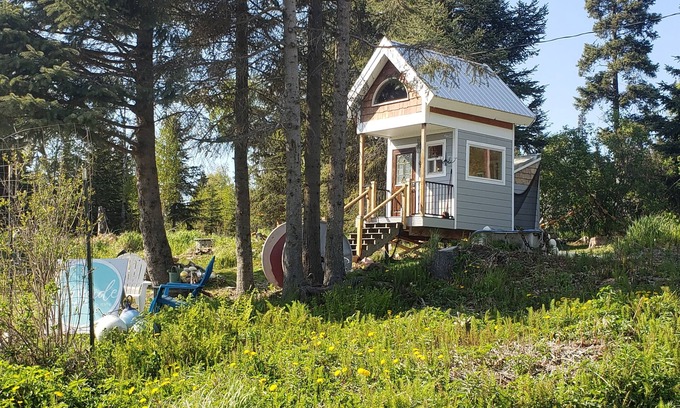 Fritz Creek Cabin | Repurposed Playhouse with room for 2!