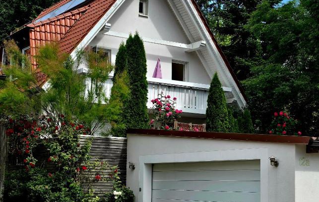 Mistelgau House | Resi's Zimmer mit Bad und Terrasse