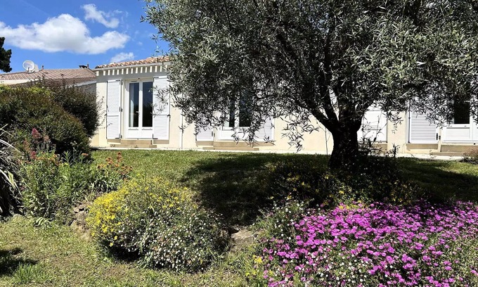 L'Aiguillon-sur-Vie Villa | Residence Br000-p07-l Aiguillon Sur Vie - Houses & Villas for 6 People