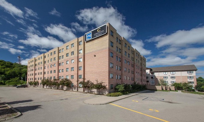 Doon South Apartment | Residence & Conference Centre - Kitchener-Waterloo