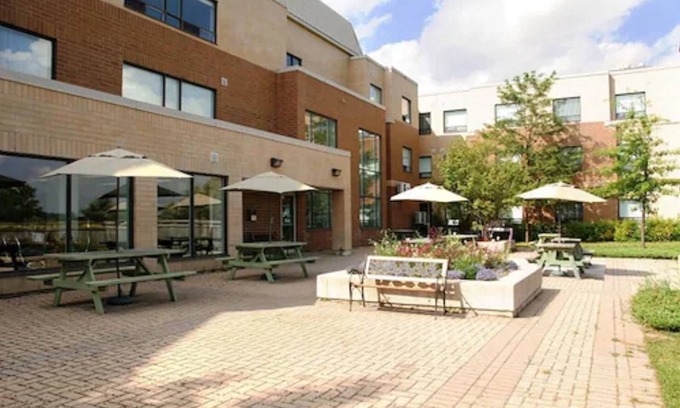 King City Apartment | Residence & Conference Centre - King City
