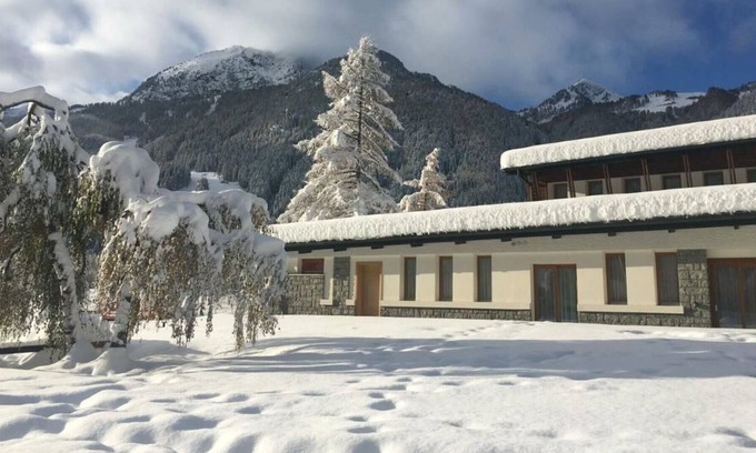 Gressoney-Saint-Jean Apartment | Residence in Gressoney-saint-jean with 1 bedrooms sleeps 5