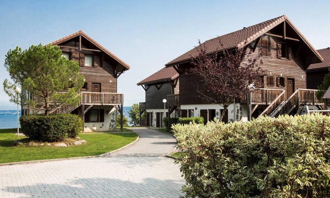 Evian-les-Bains Apartment | Residence Les Chalets d'Evian 4