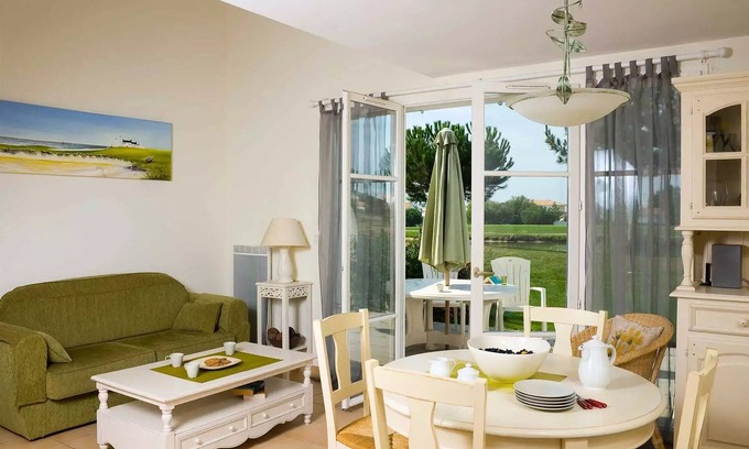 L'Aiguillon-sur-Vie Villa | Residence Le Domaine des Fontenelles - 4 Room House 6 People