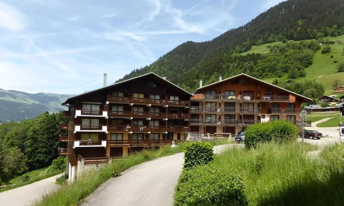 Areches Apartment | Residence L'oree Des Pres I - Comfortable apartment from 4 to 6 people heart village - 2 bedrooms - 2 steps from ski