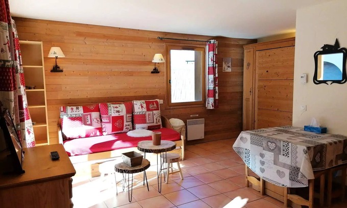 Pra Loup Apartment | Residence Pra Roustan - Spacious studio, well equipped and decorated, located in a quiet area, close to nature, Pra Loup