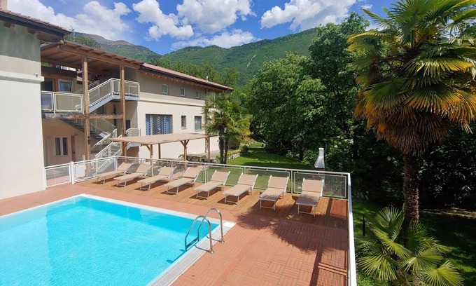 Arco House | Residence Pratosaiano Yellow
