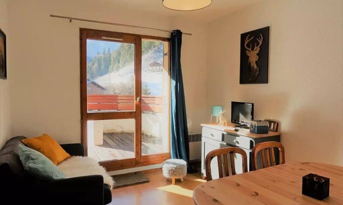 Areches Apartment | Residence Val Blanc 2 - Apartment for 4 to 6 people - 3 bedrooms - terrace - village center