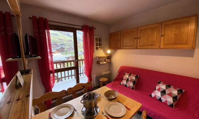 Areches Apartment | Residence Val Blanc 2 - Apartment 4 pers. village center, near the departure of the slopes