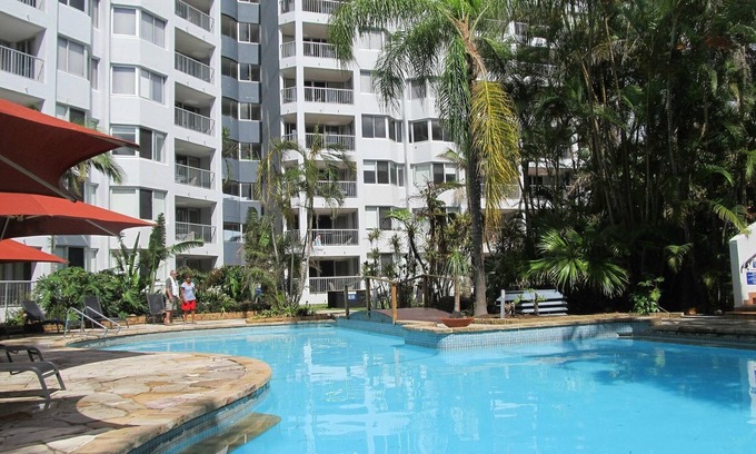 Miami Apartment | Residenz 1BR Apts @ Mariner Shores Resort