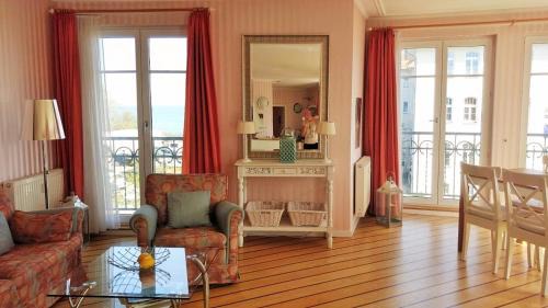Kuehlungsborn Apartment | Residenz Waldkrone Turm-Suite 215