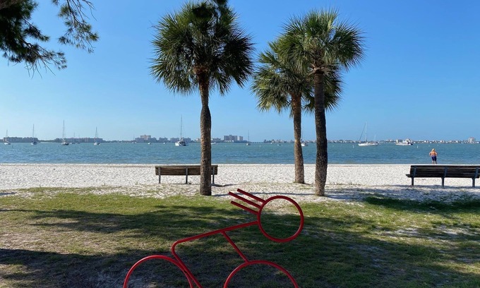 Bayview House | Resort area with Beach & Marina