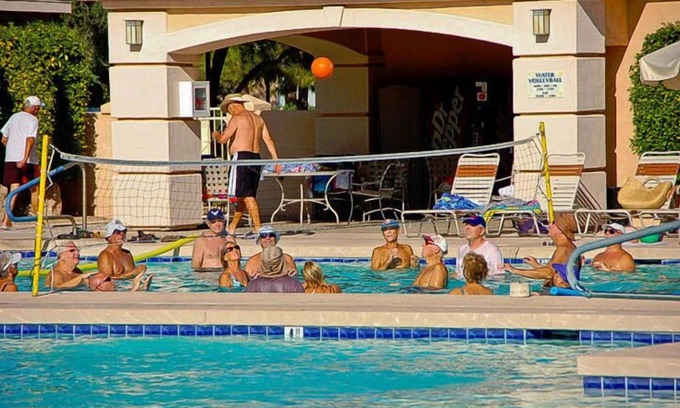 Chandler House | Resort lifestyle in award winning, Sun Lakes ! On the golf course & Golf cart