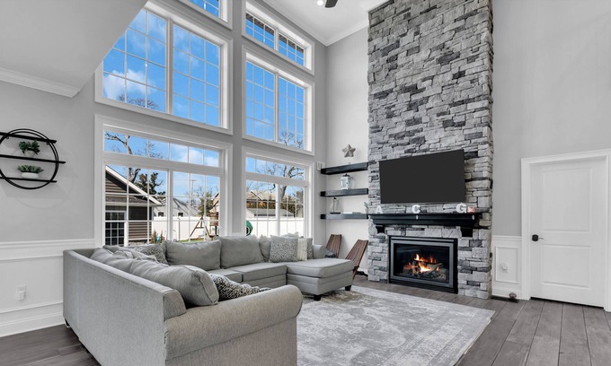Point Pleasant House | Resort like House w/inground pool,theatre room & 8 min drive to Jenkinsons Beach