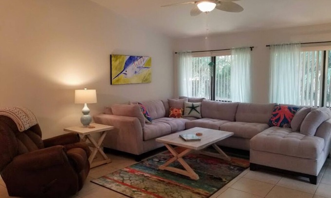 Sarasota Villa | Resort like vacation- close to a beach.