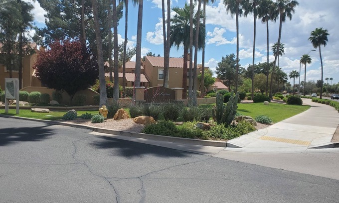 Central Scottsdale Condo | Resort style ground level condo in excellent Scottsdale location off 101 fwy.