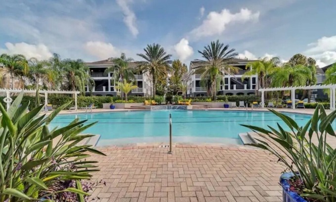 Tampa Condo | Resort style/King Bed/Modern/Pickleball