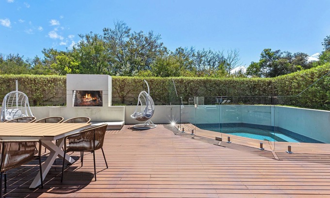 Blairgowrie House | Resort-style living close to front beach and shops
