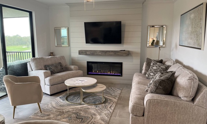 Lakewood Ranch Condo | Resort Style Living
