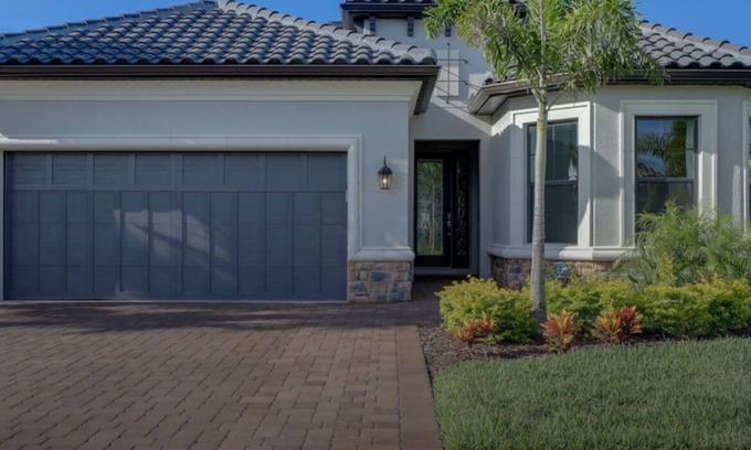Laurel House | Resort style living with amenities close to beach & bike trails