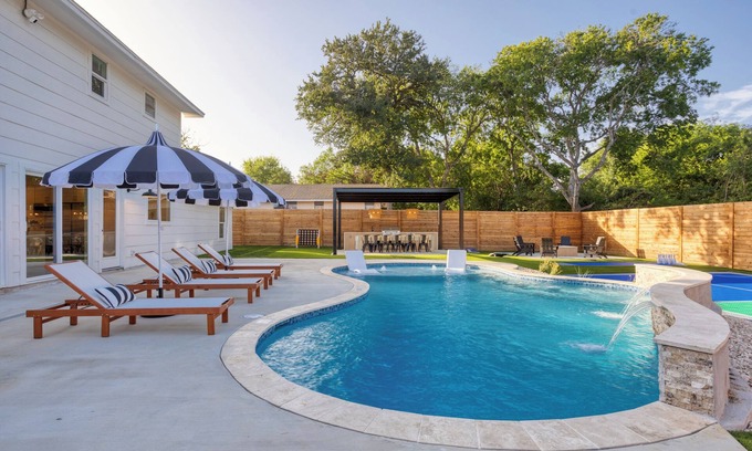 North San Antonio - SAT Villa | Resort Villa/Heated Pool/Pickleball