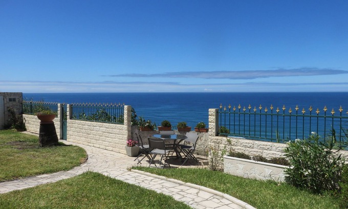 Vale Furado Apartment | Rest and relaxation in a romantic setting