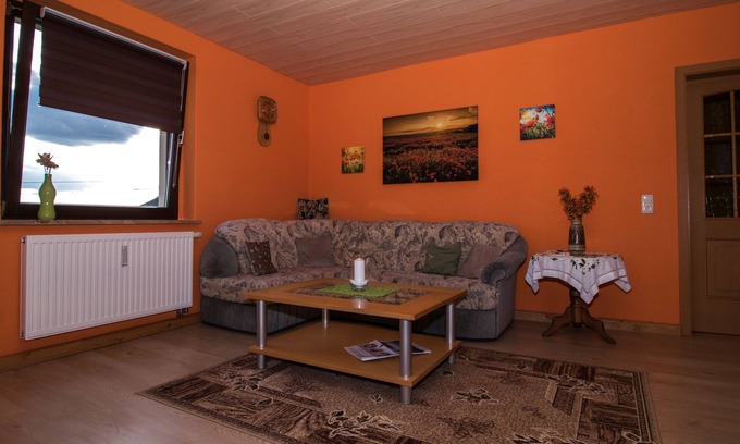 Bernsbach Apartment | Rest and relaxation on the balcony of the Ore Mountains