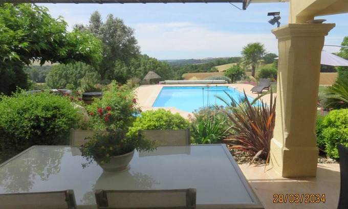 Montestruc-sur-Gers House | Rest and relaxation assured in this villa without opposite