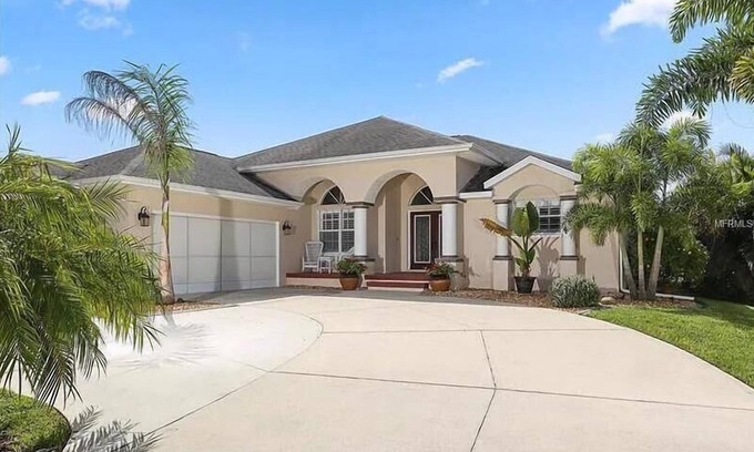 Pine Valley Villa | Rest Awile Villa, full refund*, heated pool, sleeps 6