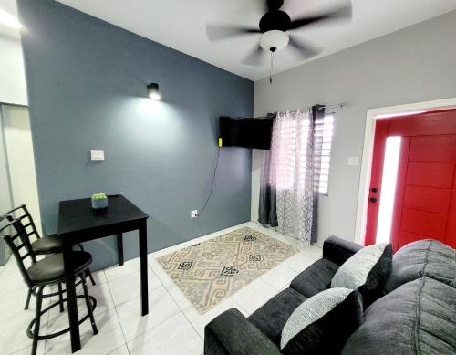 Ottleyʼs Apartment | Rest Easy at Cunningham Suites 3 & 4
