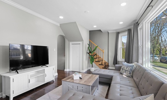 Morton Grove House | Rest & Relaxation w/ Game Room
