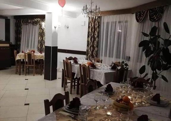 Baltatesti House | Restaurant Ilaria