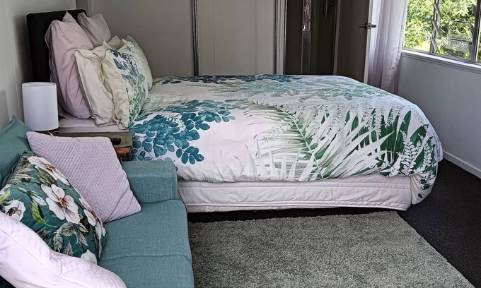 Hamilton Apartment | Restful garden studio in Central Hamilton