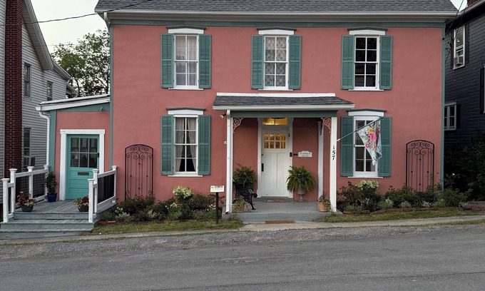 Berkeley Springs House | Restored 1870s 4BR, 2.5 bath, formal dining, in the heart of Berkeley Springs
