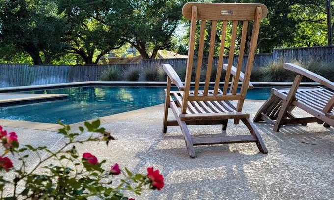 Bellville House | Restored Victorian, 3BR + POOL + HotTub | Unwind @TheFerns