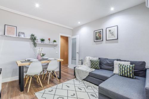 Jeronimos Apartment | Retiro VII - Práctico, moderno y en plena ciudad de Madrid