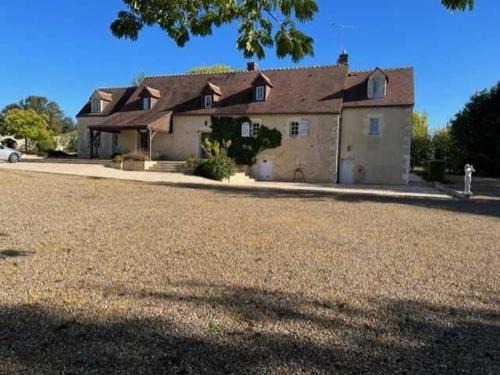 Dehault House | Retraite paisible avec cheminée, étang privé et chalet près du Mans - FR-1-410-382