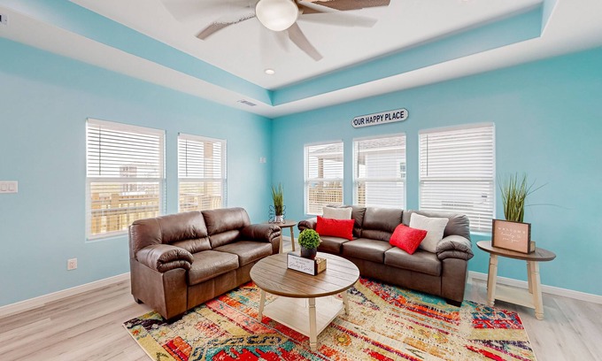 Gilchrist House | Retreat | Bay Views | Large Deck | Family Fun