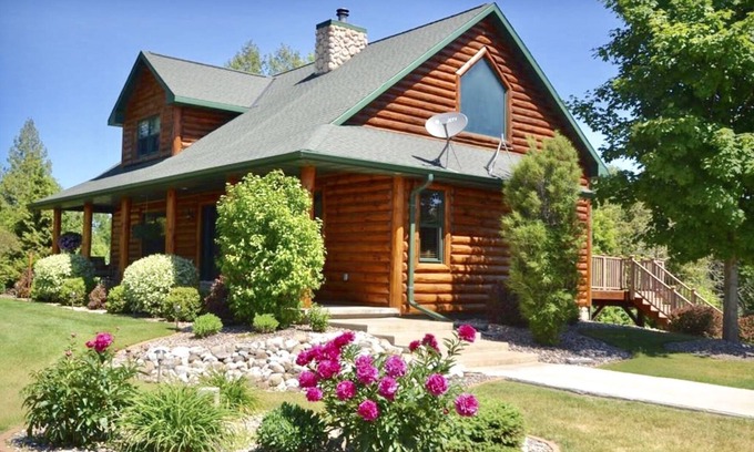 Luxemburg House | Retreat Central to Door County, Green Bay, & Algoma!