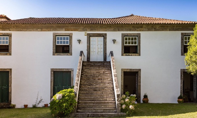 Fontao House | Retreat House - Manor House