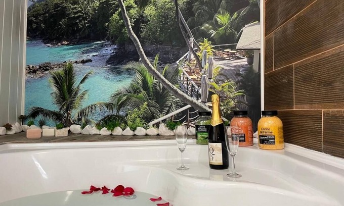 Mozelos Apartment | Retreat Premium Suite fountain