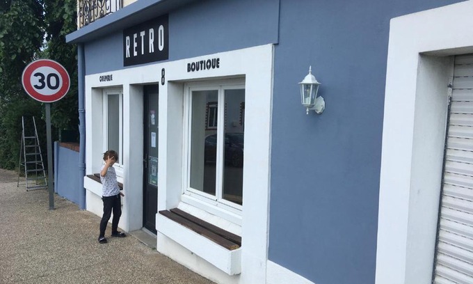 Saint-Pierre-Montlimart House | Retro