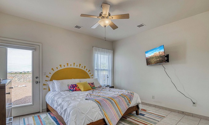 Las Cruces House | Retro in the Desert 3/2 groovy