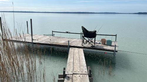 Balatonvilagos Ski Chalet | Retro Lakefront House With A Dock