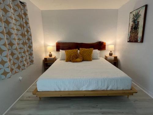 Bridgeport Heights Apartment | Retro motel walk to beach, Wi-Fi