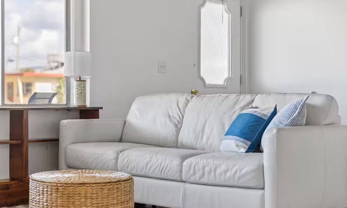 Laurel House | Retro Reef! Walk to Beach, Boats +Restaurants!